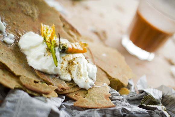 khakhra with chai and yoghurt